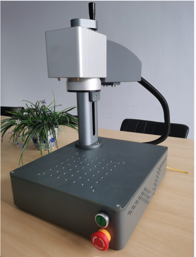 Come selezionare una macchina per marcatura laser per officina fai da te