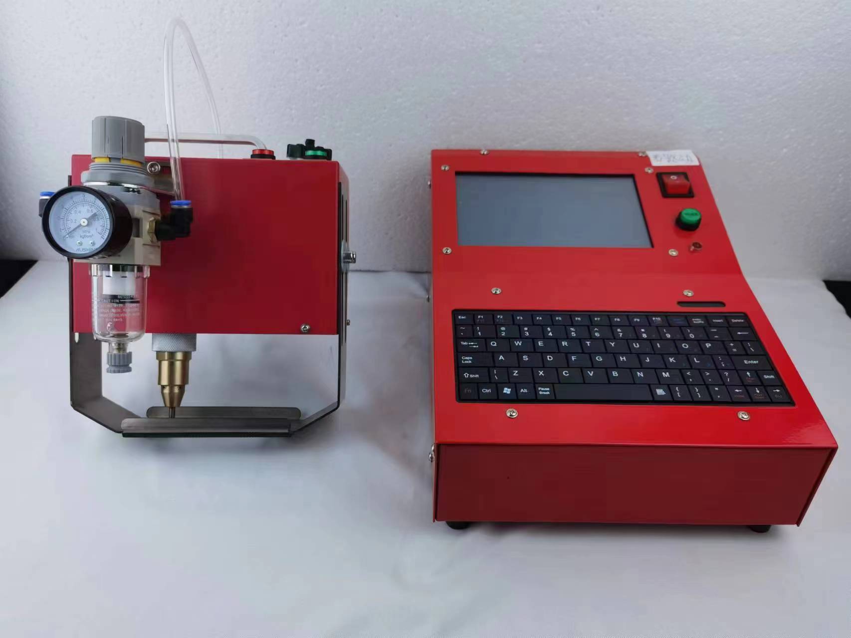 Quali tipi di laser vengono utilizzati principalmente per il taglio dei metalli?