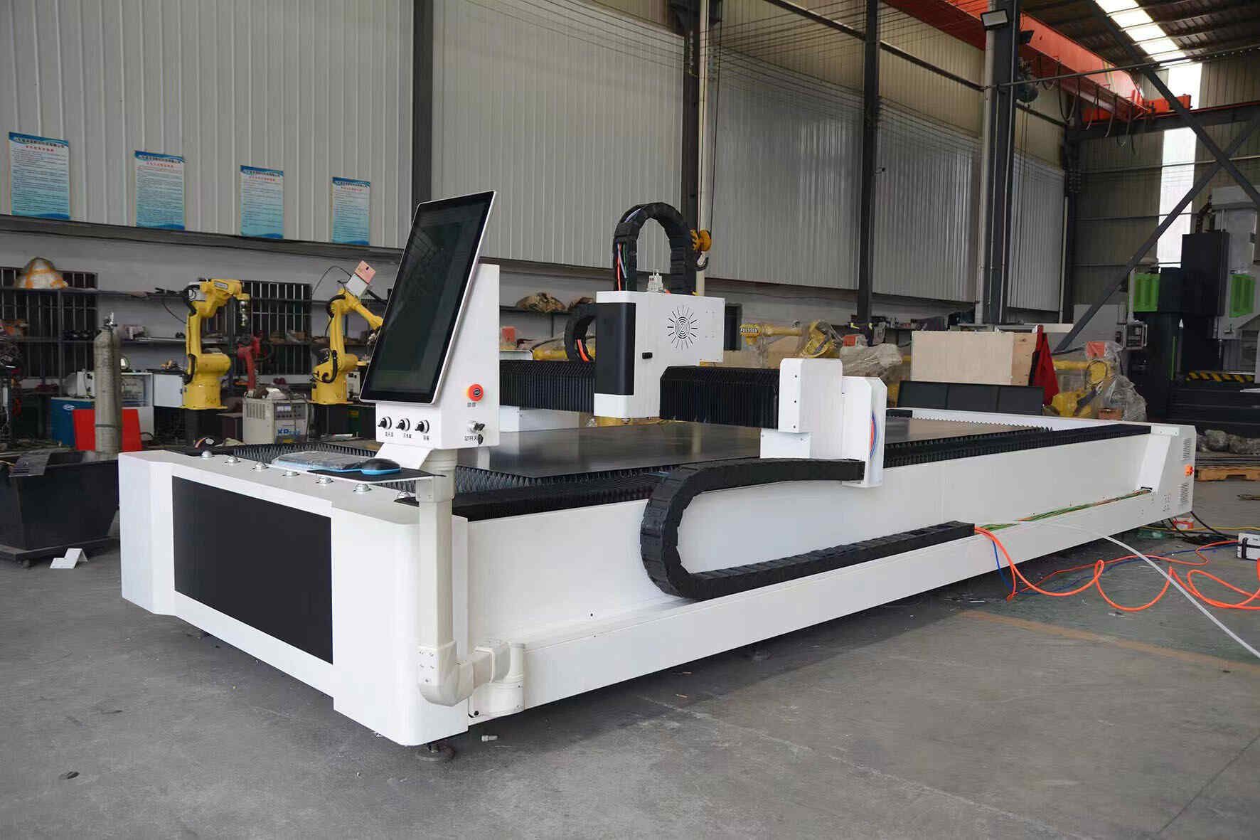 Vendita diretta in fabbrica Macchina da taglio laser a fibra 1530 per metallo non metallico